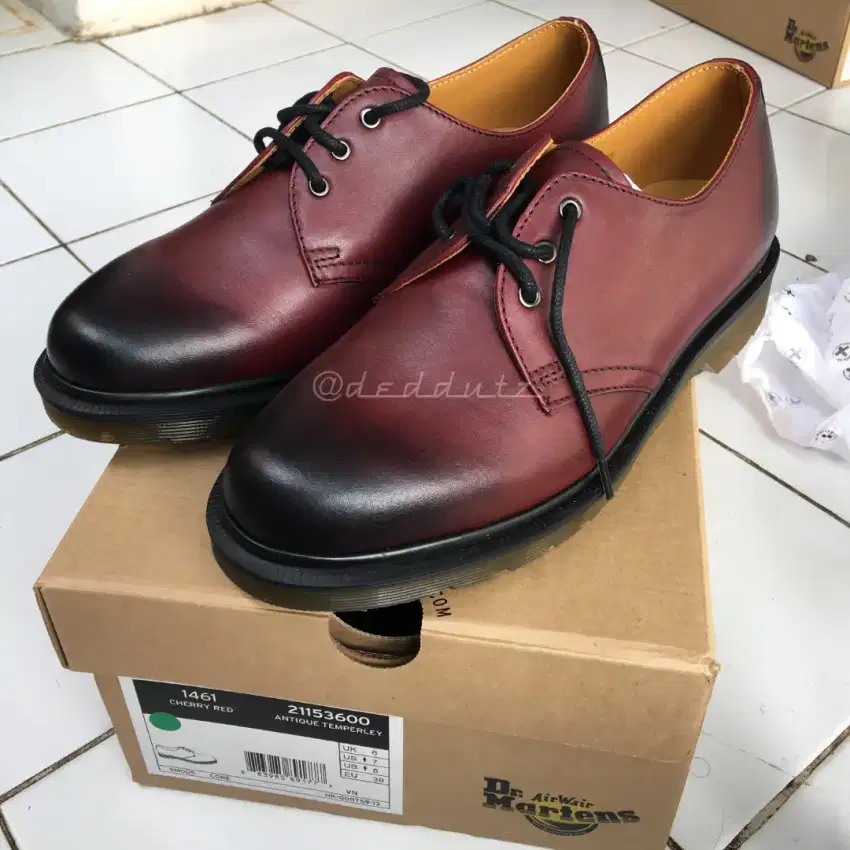 Dr. Martens/DocMart - Antique Temperley Cherry Red Eur 37 & 39