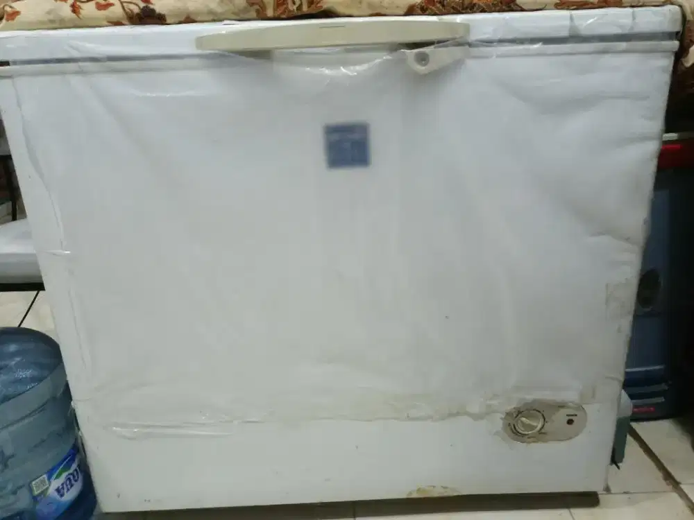 freezer sharp frv 200