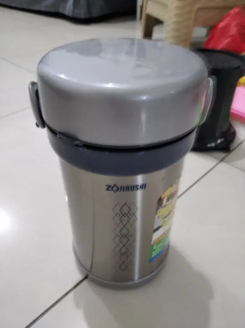 Tempat makan hangat zojirushi