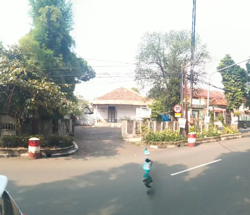 Rumah Tua di Jalan Raya Paledang Hitung Tanah Dekat Stasiun