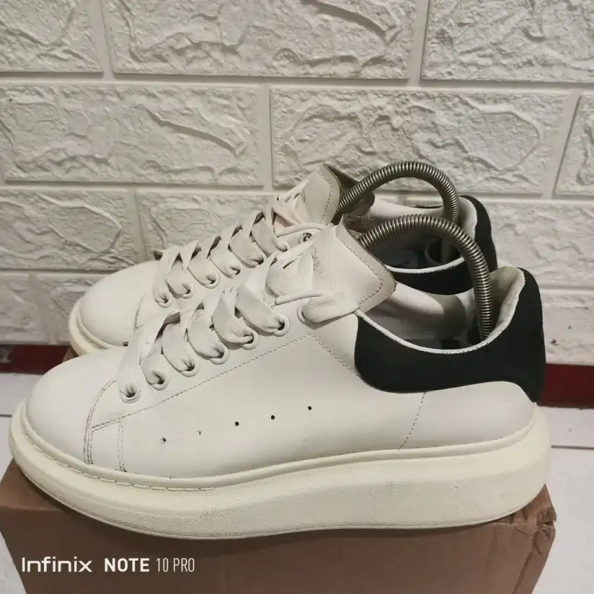 Sepatu Alexander McQueen