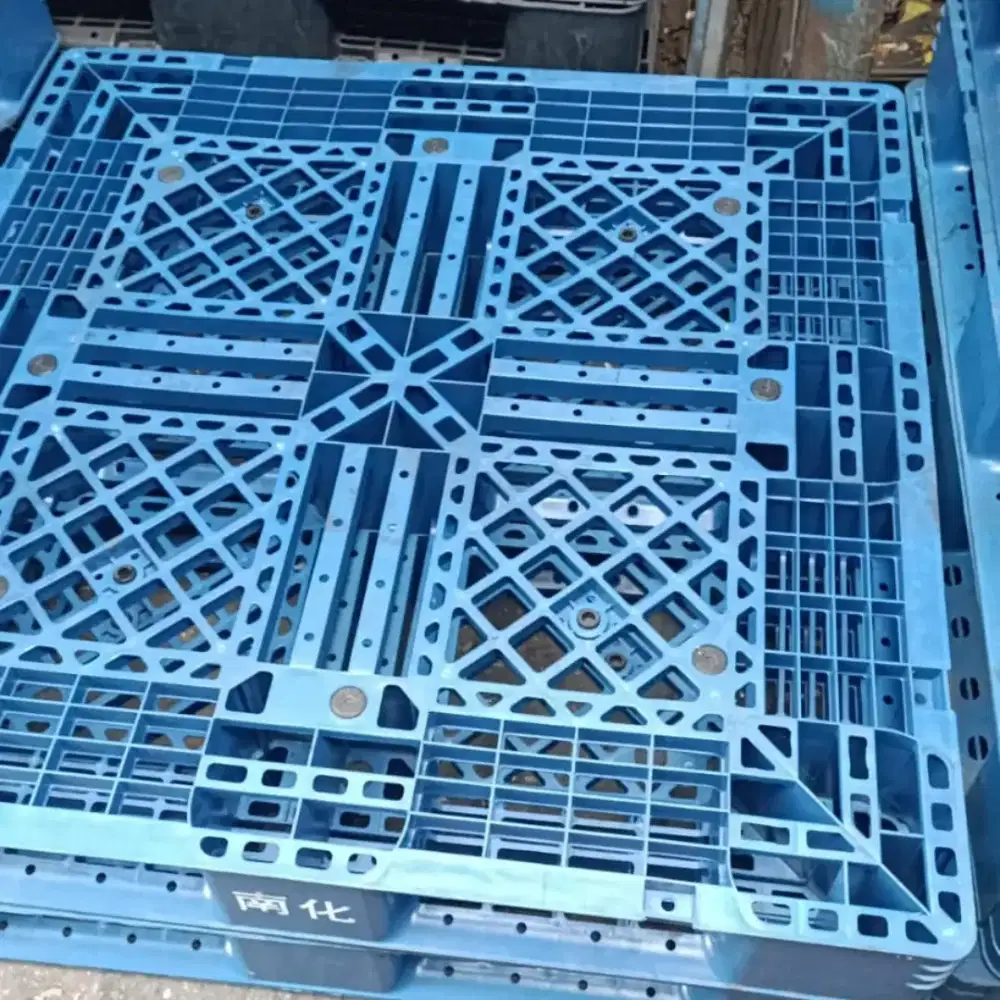 Pallet plastik bekas mulus