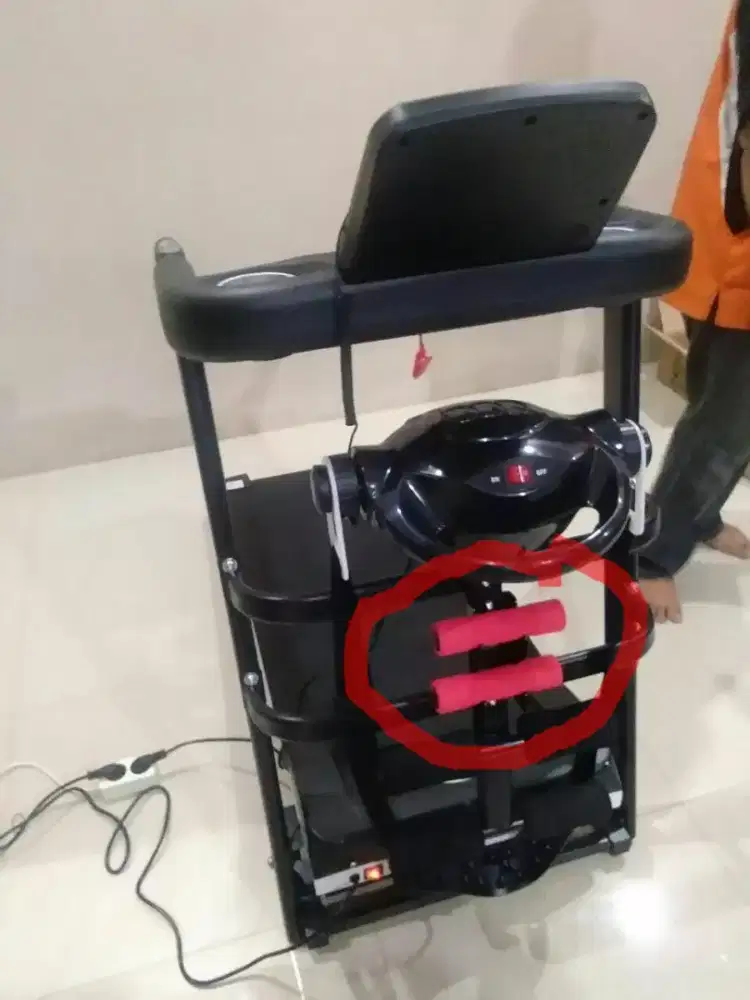 Alat fitnes treadmill elektrik TL 607 hitam