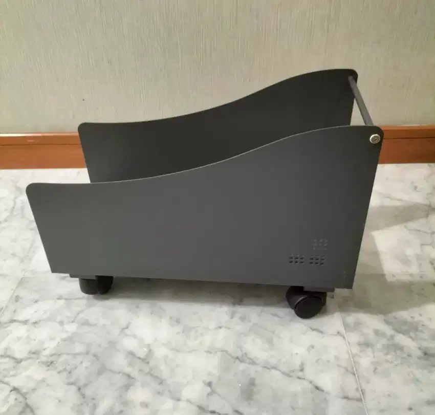 cubik tray komputer/rak roda cpu