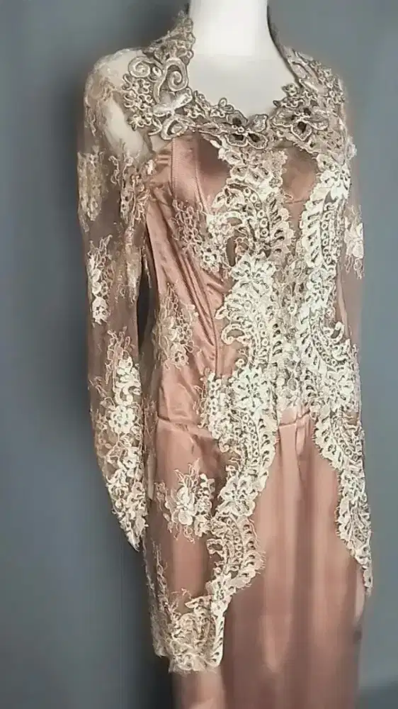 Kebaya Brukat & Dress