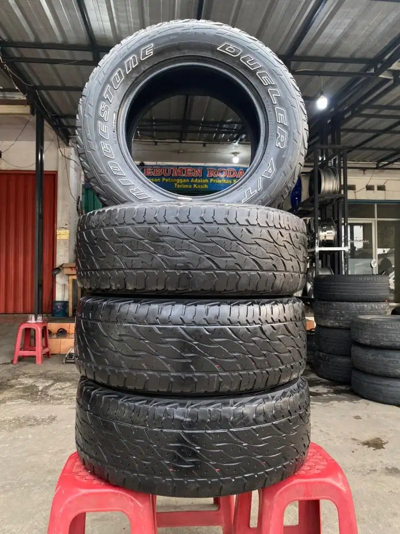 Ban 265/65/r17 bridgestone dueler A/T for fortuner,pajero,dll