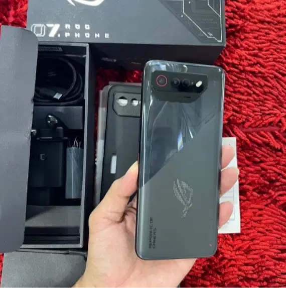 Asus ROG Phone 7 - Hitam - 8/256