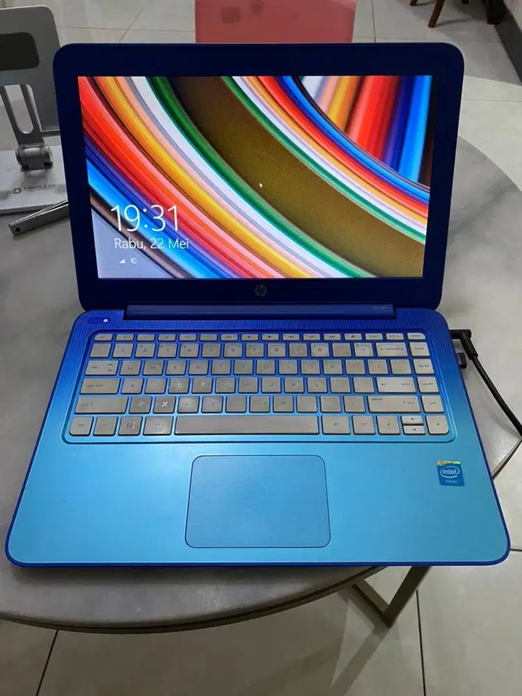 Jual Notebook HP Stream Blue SSD32 GB - Negotiable