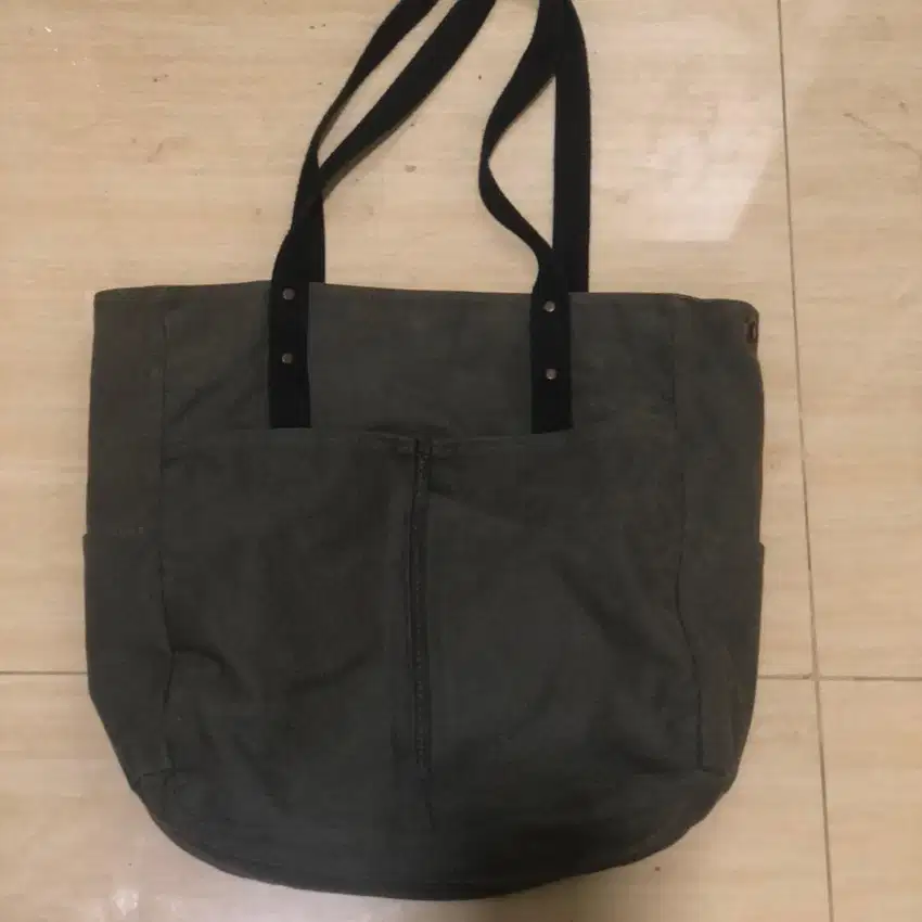 Tas tote bahan canvas