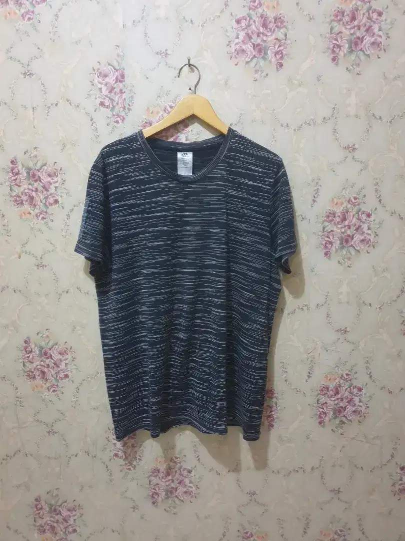 Mulus .authentic kaos .t shirt adidas size L