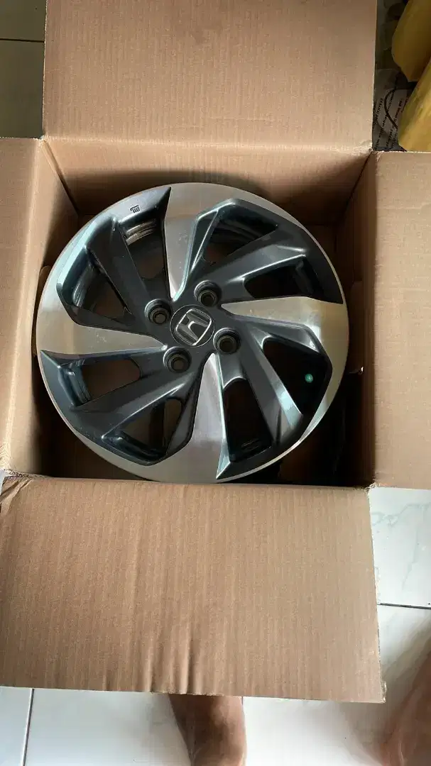 Velg honda mobilio