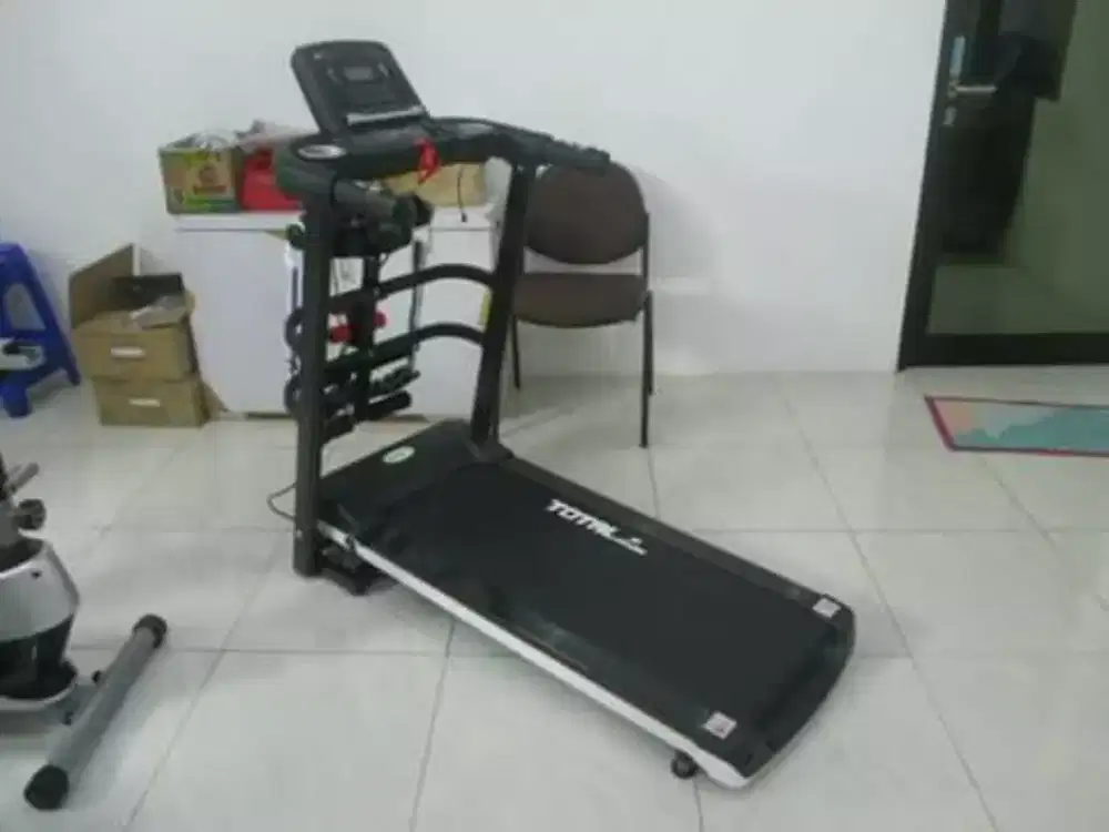 Alat fitnes treadmill elektrik TL 607 hitam