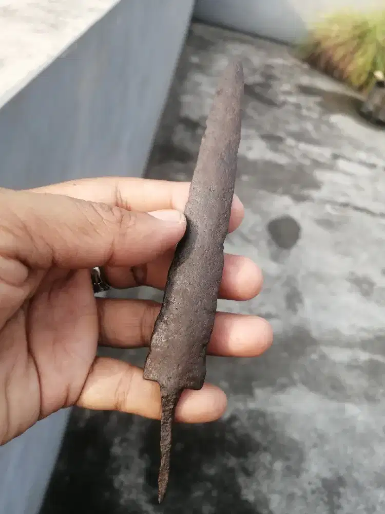 wilah tombak/keris membatu KABUDHAN