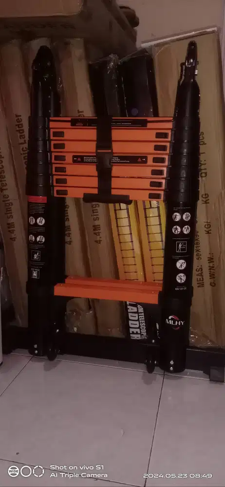 Tangga teleskopik Double dan single ( 2,5mtr double dan 5m lurus )