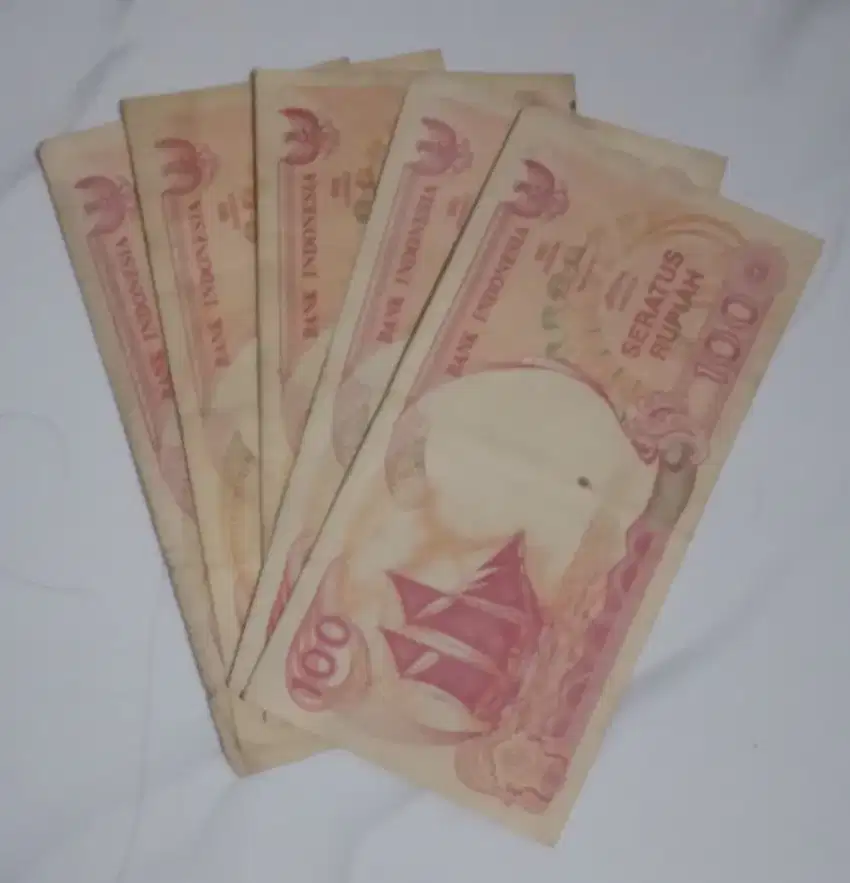 Uang kertas Rp 100 perahu
