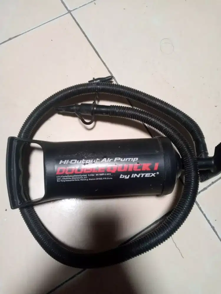 Pompa kasur angin Intex