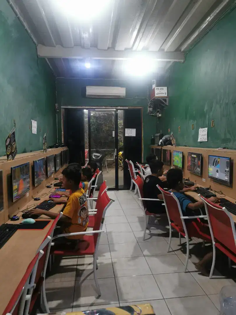 Dijual komputer ex warnet borongan 15 unit