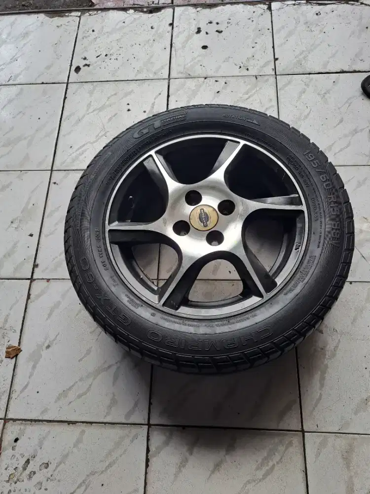 Velg dan ban r15 datsun 1pcs