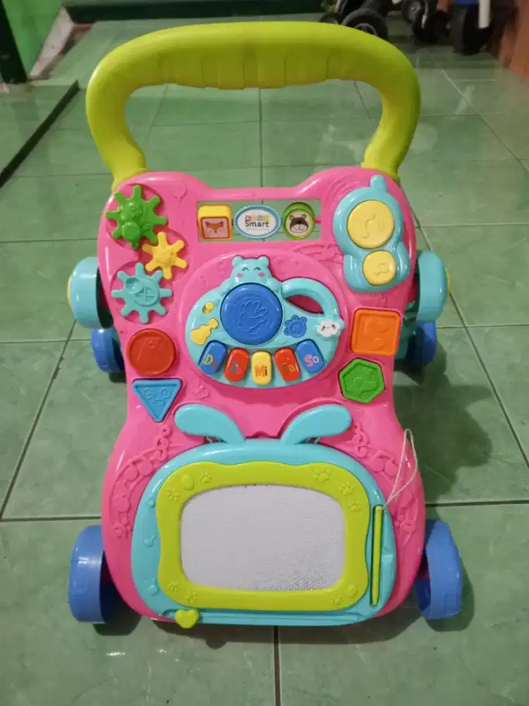 BABY WALKER ALAT BELAJAR JALAN