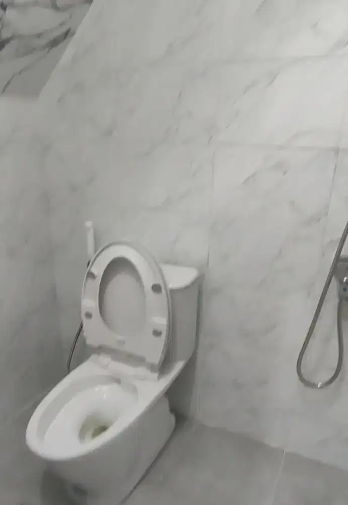 Tukang bangunan,keramik,plafon,listrik