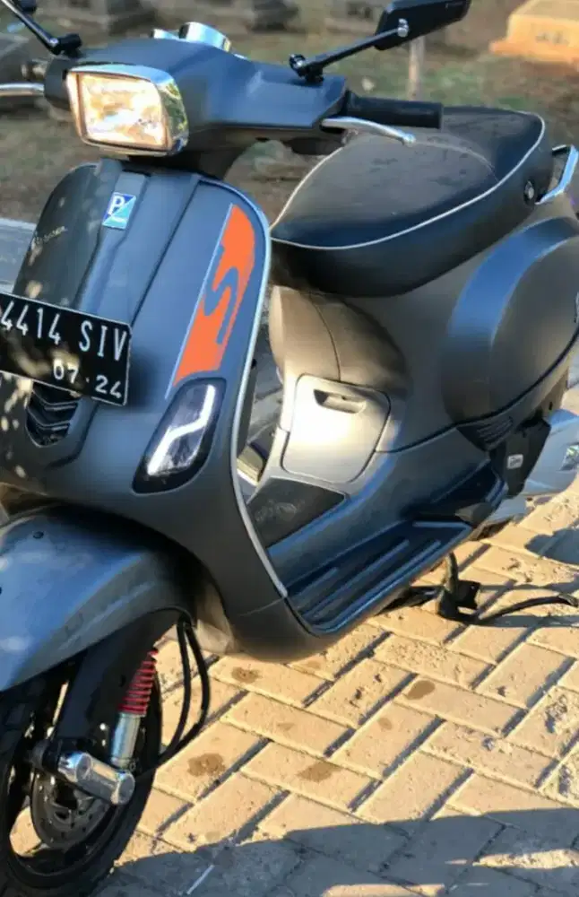 DIJUAL VESPA 125 WARNA RARE GREY