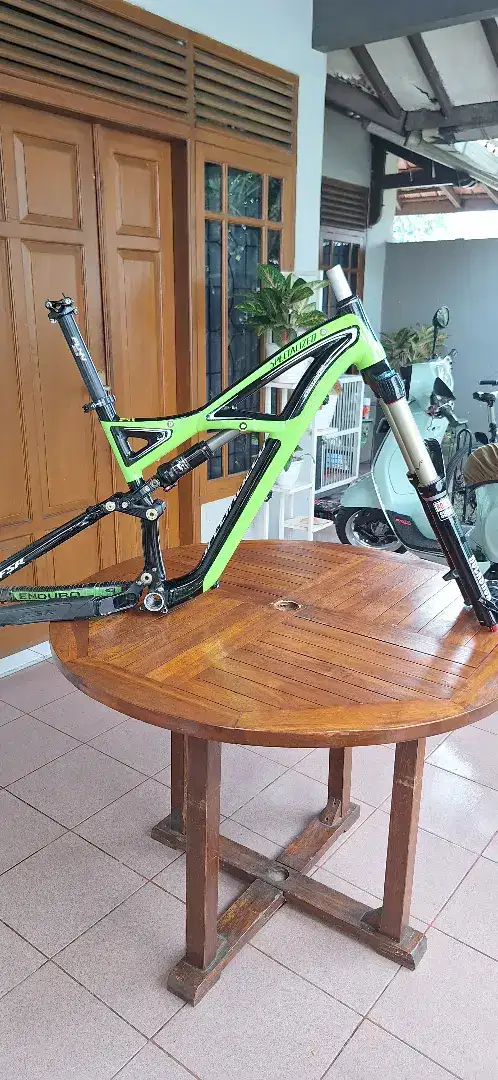 Frame Specialized Enduro + Fork Rockshock lyric