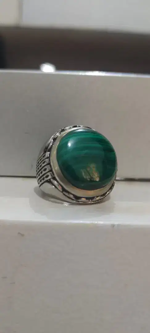 Batu malachite atau bulu merak