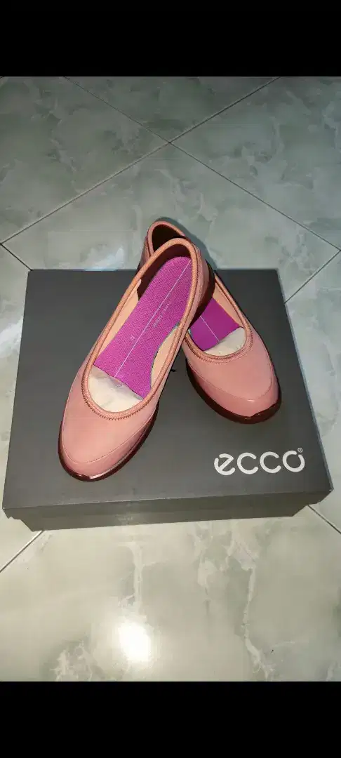 Sepatu ECCO size 37