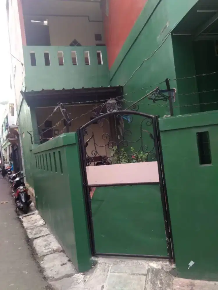 kosh laki2 cp.putih /sari kemayoran senen  jakpus