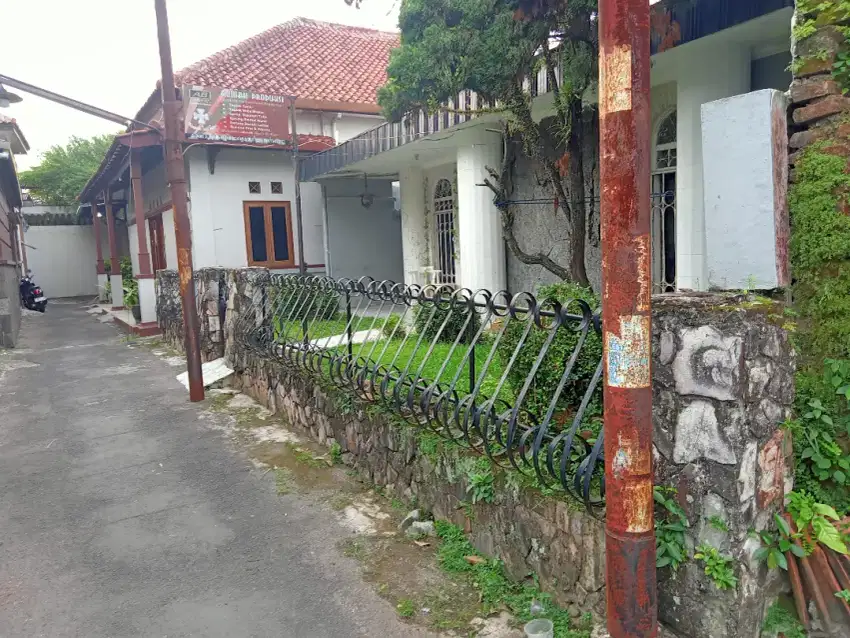 Dijual di jual rumah di kauman jl wahid hasyim Gg. 14