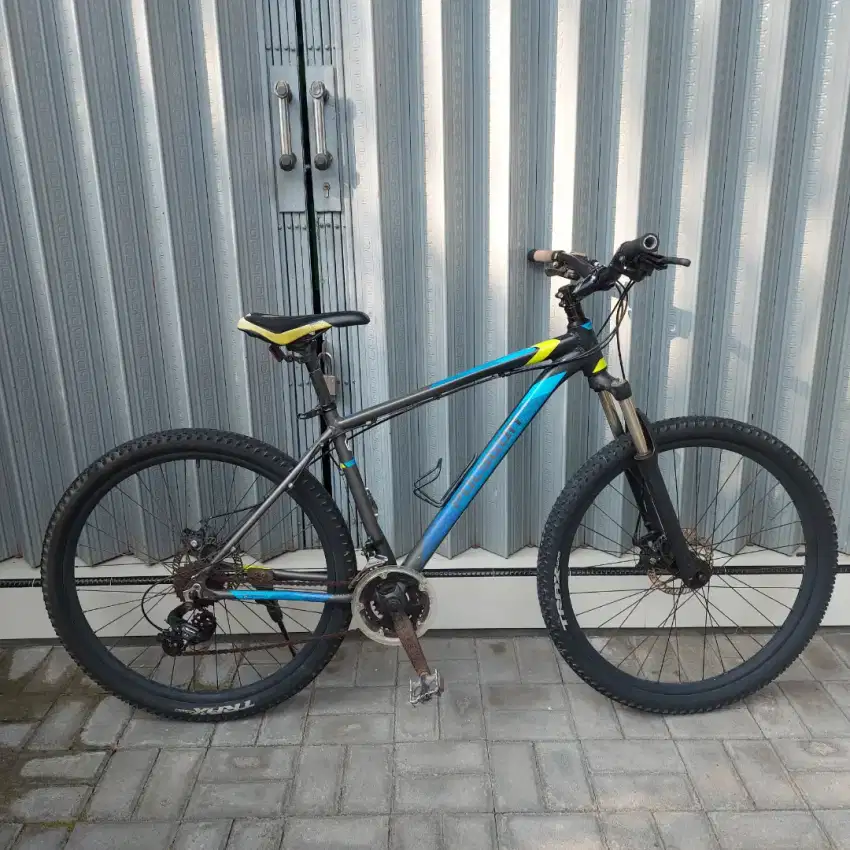 Sepeda mtb polygon cascade 3