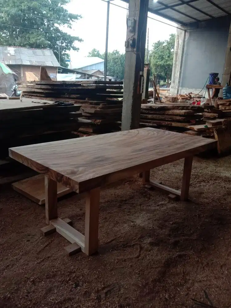 Meja makan trembesi 200*100