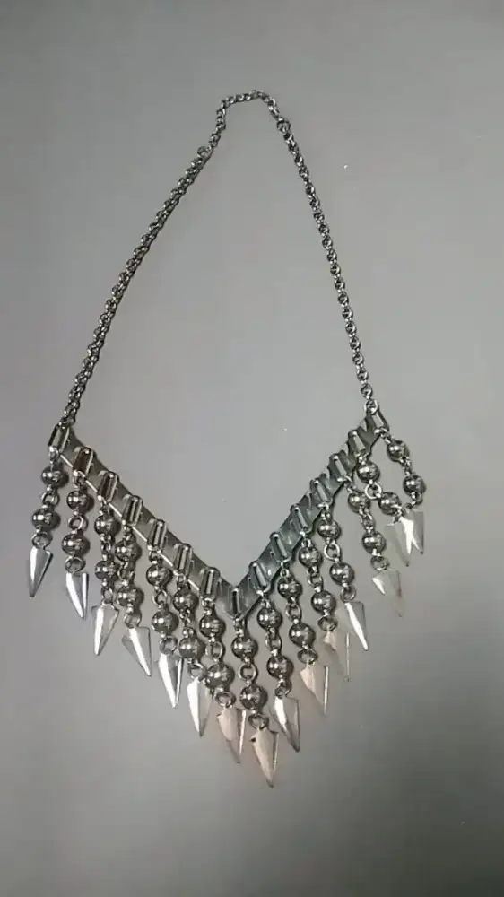 Kalung imitasi lucu