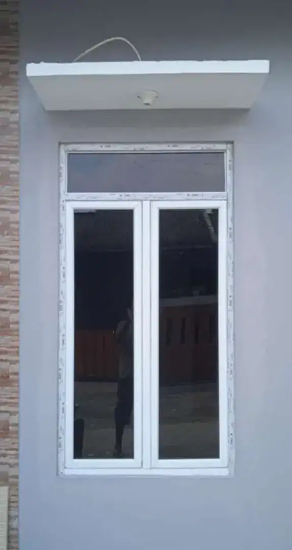 Jendela kaca alumunium