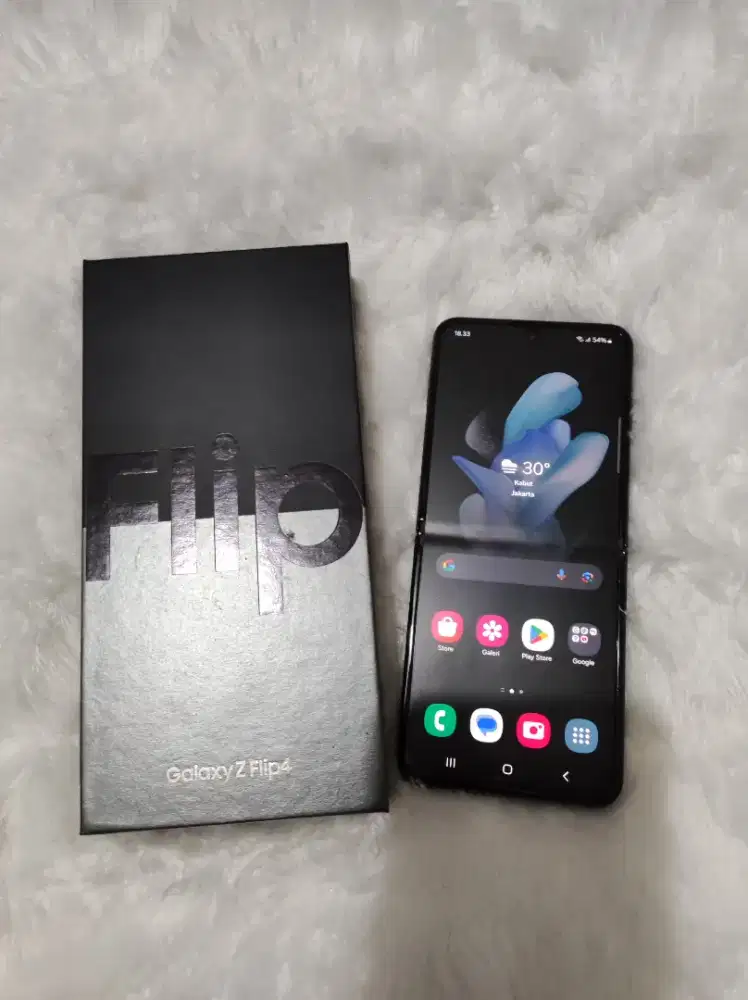 SAMSUNG GALAXY Z FLIP 4