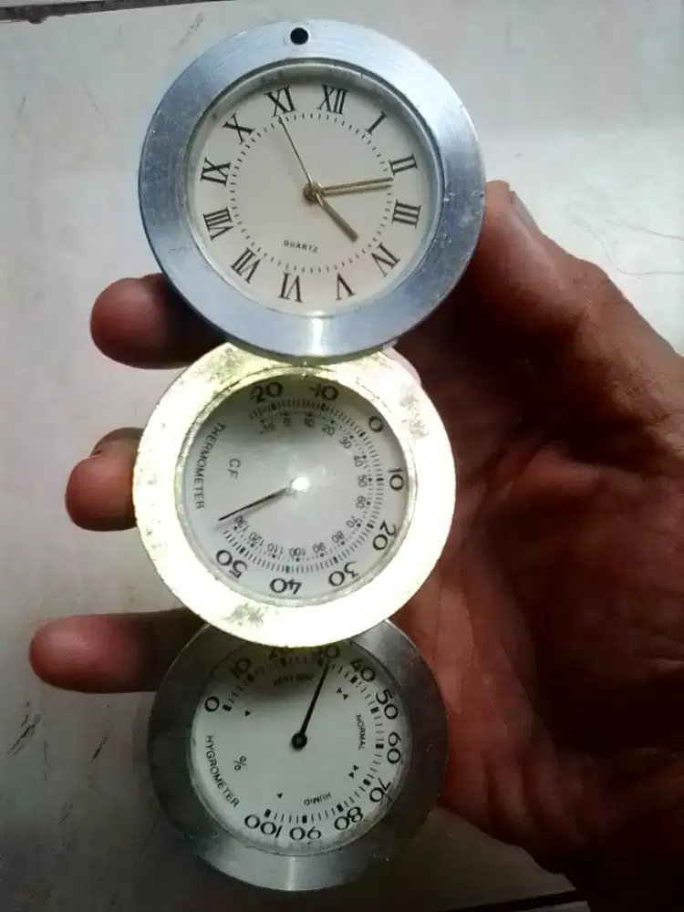 RARE AND UNIQLY WATCH WALL