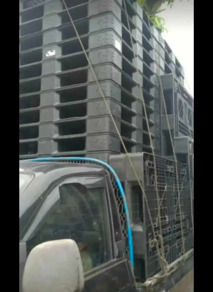 Palet plastik bekas