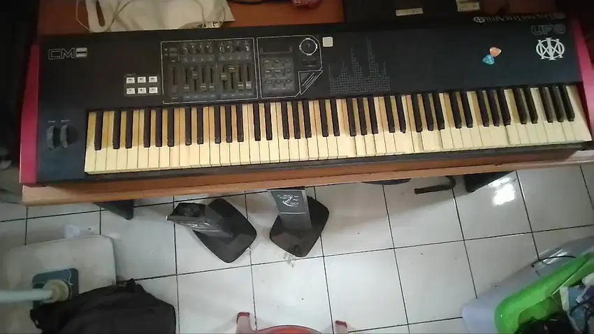 Midi controller CME UF8  ada minus