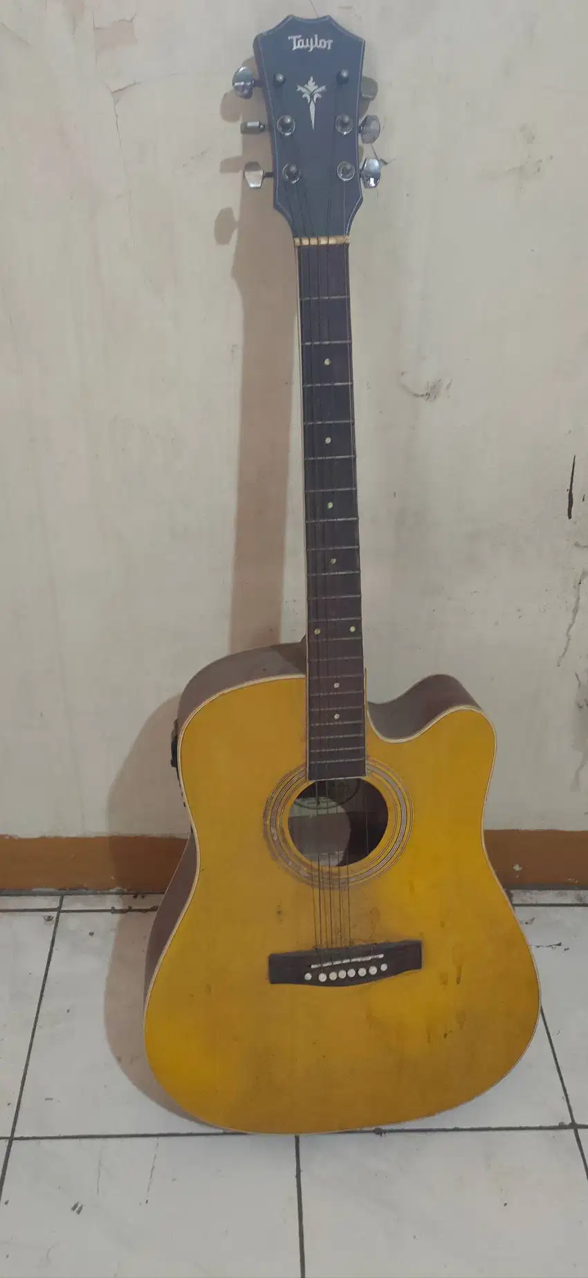 Gitar akustik elektrik minus ada di foto no 2