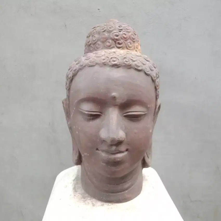 Patung Kepala Budha