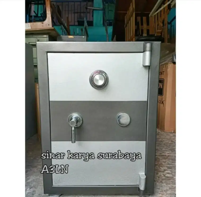 Brankas A3 LN kunci surgent tempat simpan uang tahan api safety box