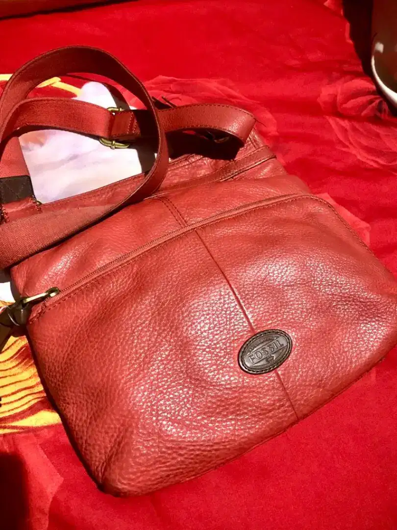 Jual 1 tas branded merek fossil kondisi masih bagus dan mulus