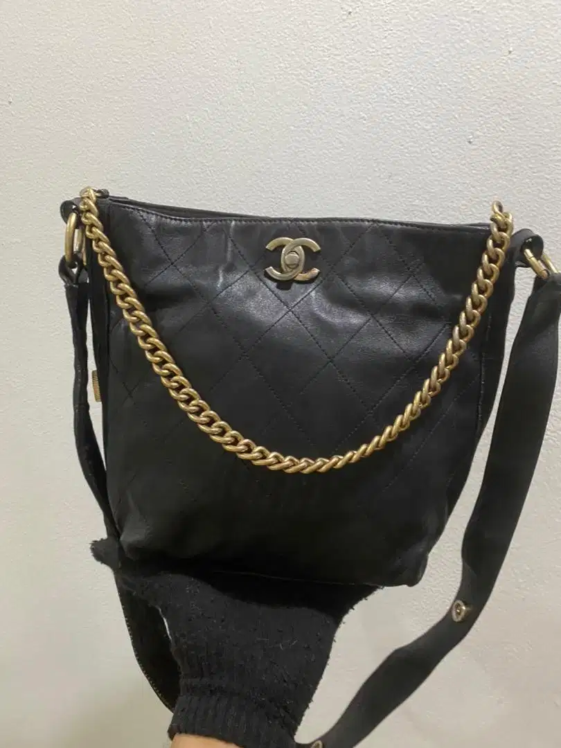 Tas wanita chanel hobo button up coin leather zip cc (sale)