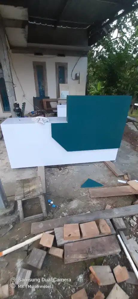 Meja Kasir minimalis