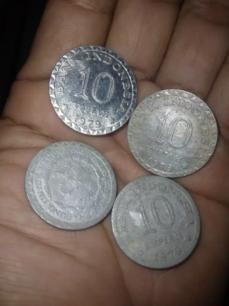Uang koin 10 rupiah