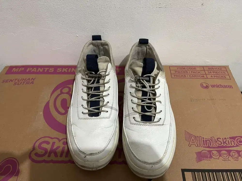 Sepatu jackson size 40 apa adanya