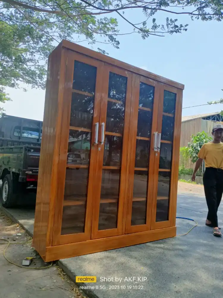 Bufet pajangan jati