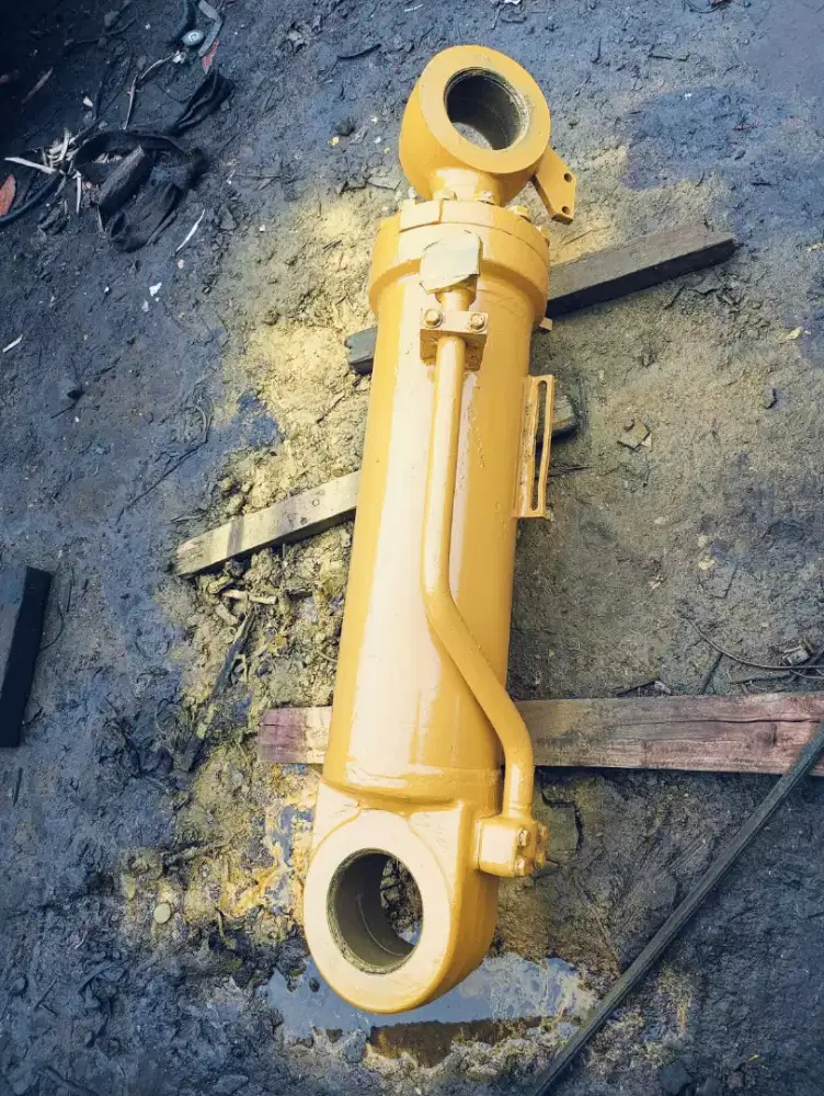 Dump cilinder WA450-3 / 470-3 loader Komatsu