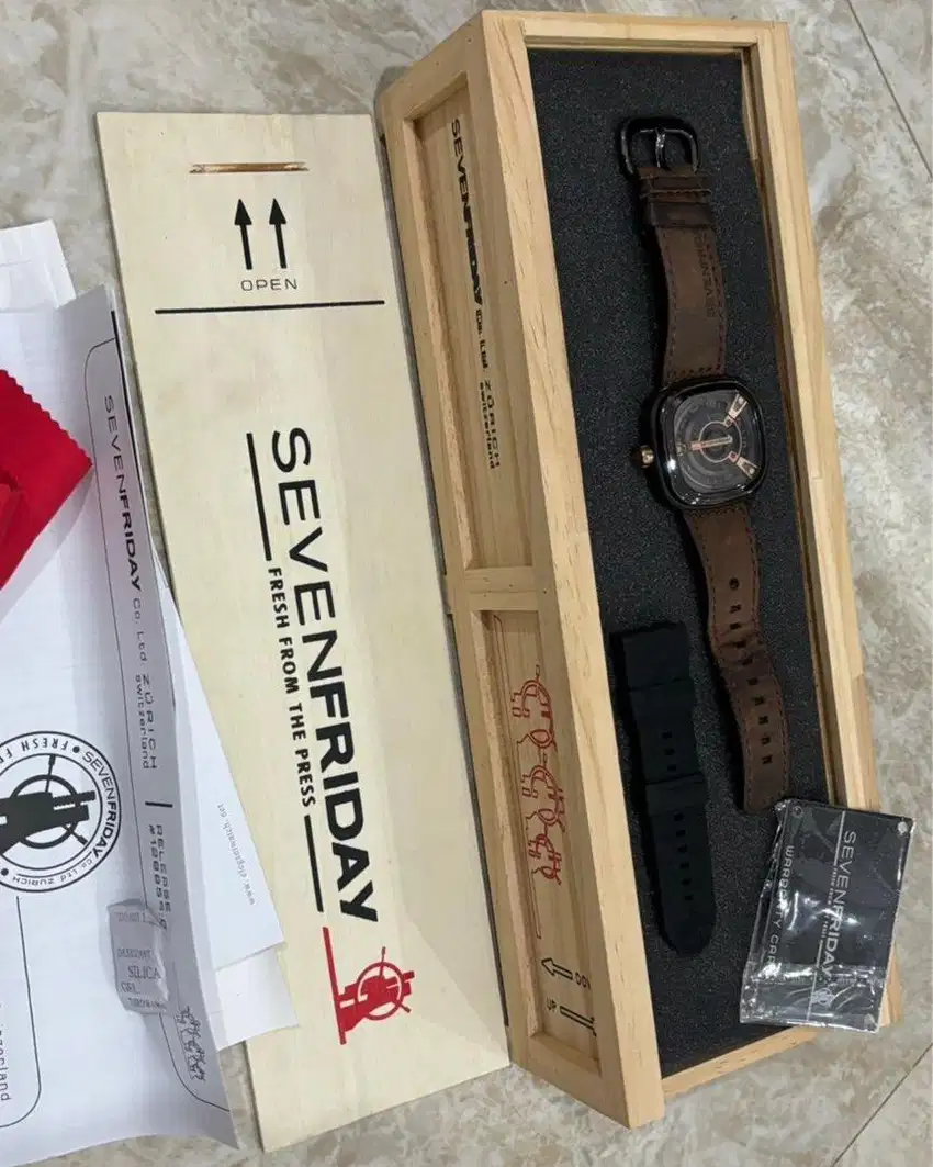 Jam tangan SF komplit