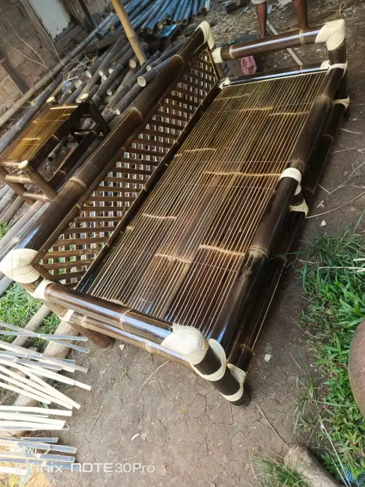 Jual bale dan kursi dr bambu hitam asli COD bayar di rumah